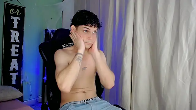 dilan hott  online show from 10-30-25, 08:39