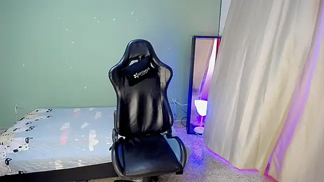 dilan hott  online show from 11-07-25, 08:24