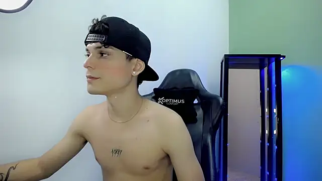 dilan hott  online show from 12-01-25, 07:37