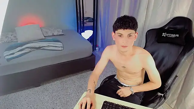 Snapshot of dilan_hott_ chatting on 09-26-25, 08:49 dilan hott online show from 09-26-25, 08:49