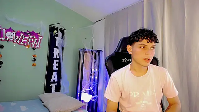 dilan hott  online show from 10-27-25, 08:10