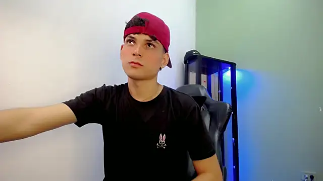 dilan hott  online show from 12-04-25, 05:34