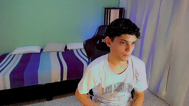 Snapshot of dilan_hott_ chatting on 09-12-25, 08:30 dilan hott online show from 09-12-25, 08:30