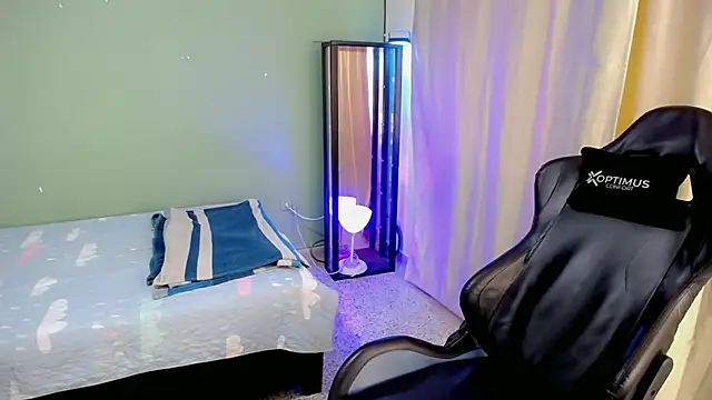 dilan hott  online show from 11-23-25, 05:45