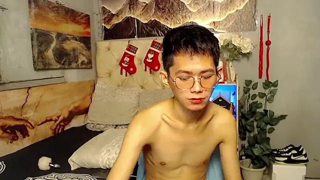 Snapshot of Skinny_CumLoader69 chatting on 09-13-25, 04:51 Skinny CumLoader69 online show from 09-13-25, 04:51