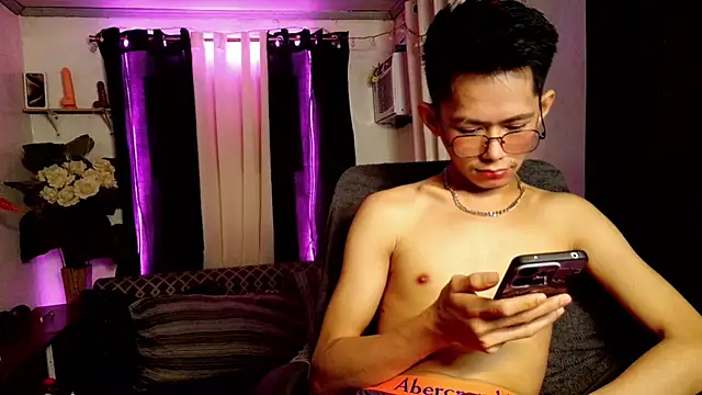 Skinny CumLoader69 online show from 02-26-26, 08:31