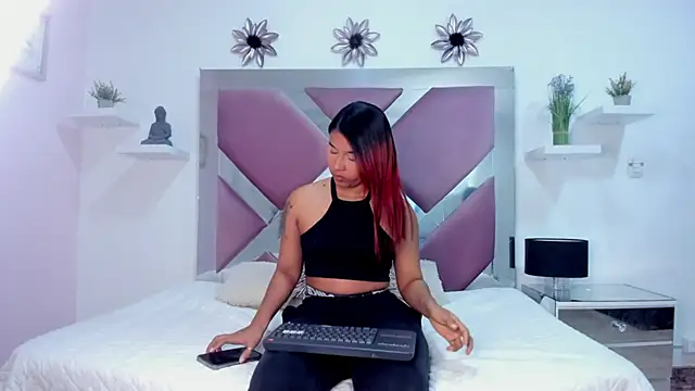 Snapshot of Meegan_Doll chatting on 10-29-25, 02:16 Meegan Doll online show from 10-29-25, 02:16