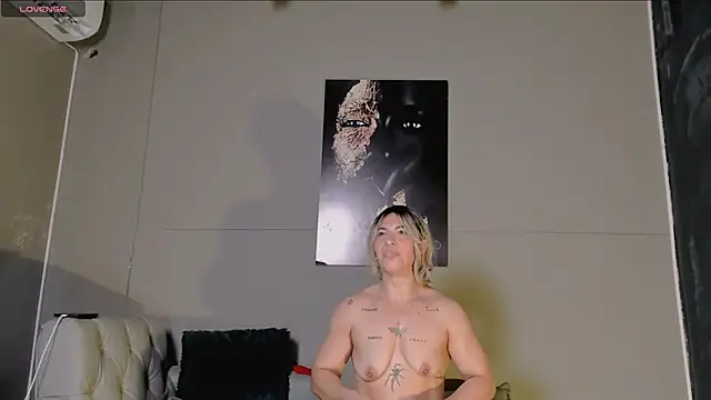 Snapshot of AliceFit_212 chatting on 06-03-26, 02:33 AliceFit 212 online show from 06-03-26, 02:33