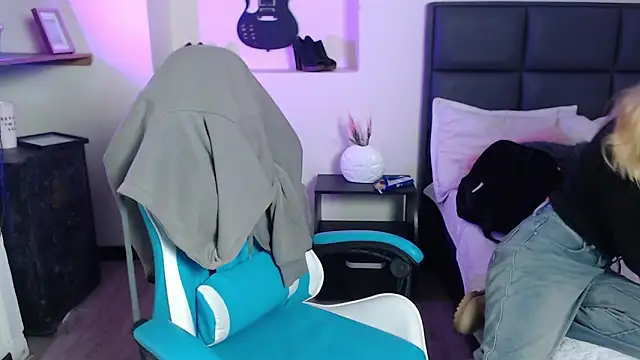 Amnesia  online show from 01-14-26, 12:31