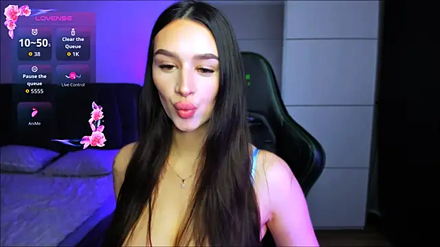 Veronica Larsson online show from 11-24-25, 07:36