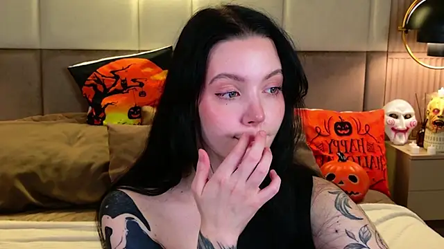 Goldy Stark online show from 10-26-25, 08:42