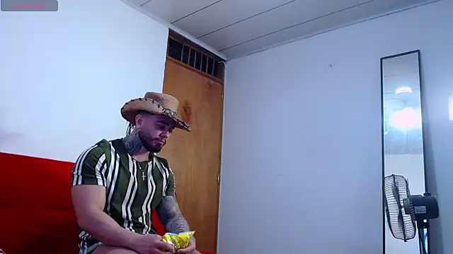 Snapshot of tommyblessd1 chatting on 03-24-26, 07:30 tommyblessd1 online show from 03-24-26, 07:30