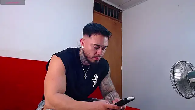 Snapshot of tommyblessd1 chatting on 02-15-26, 03:51 tommyblessd1 online show from 02-15-26, 03:51