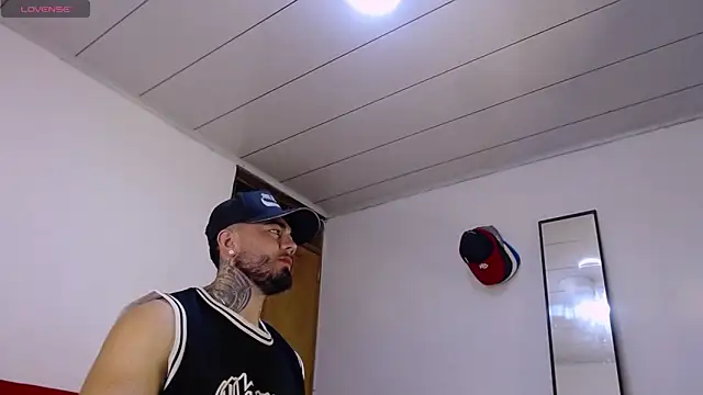 tommyblessd1 online show from 06-11-26, 01:05