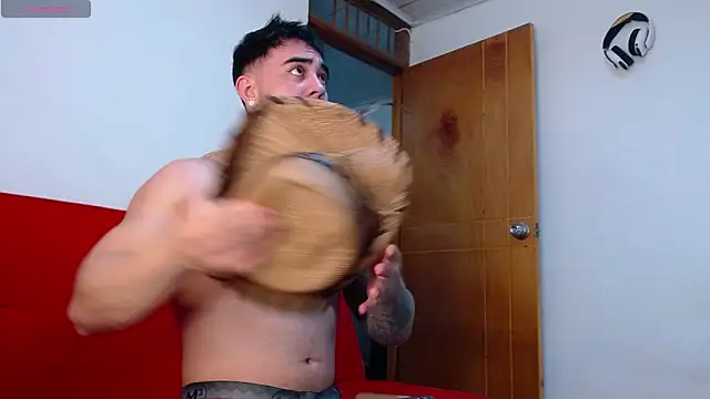 tommyblessd1 online show from 11-30-25, 08:04