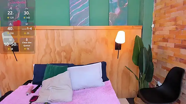 aliceandsia online show from 12-21-25, 11:45