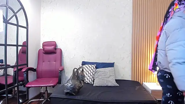 aliceandsia online show from 04-19-26, 12:17