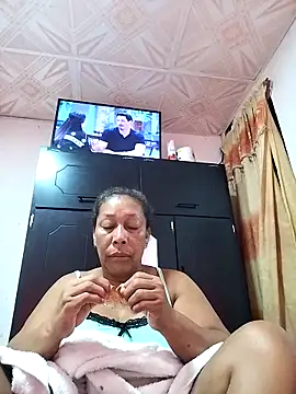 Naomi-Mature online show from 11-06-25, 08:07