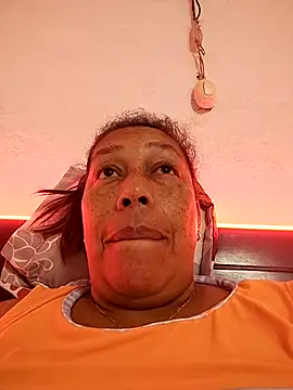 Snapshot of Naomi-Mature chatting on 02-01-26, 10:24 Naomi-Mature online show from 02-01-26, 10:24