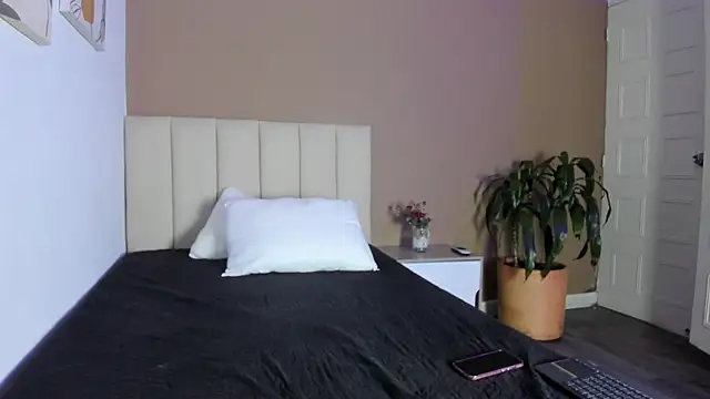 Samyscott  online show from 05-08-26, 08:56
