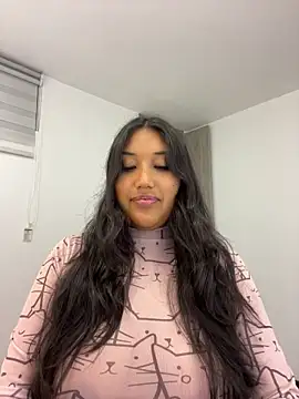 Snapshot of SharaRous chatting on 05-19-26, 12:26 SharaRous online show from 05-19-26, 12:26