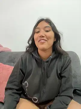 Snapshot of SharaRous chatting on 10-20-25, 11:55 SharaRous online show from 10-20-25, 11:55