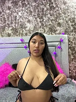 Snapshot of SharaRous chatting on 10-04-25, 11:56 SharaRous online show from 10-04-25, 11:56