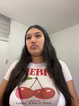 Snapshot of SharaRous chatting on 05-22-26, 12:41 SharaRous online show from 05-22-26, 12:41