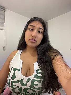 Snapshot of SharaRous chatting on 05-10-26, 12:14 SharaRous online show from 05-10-26, 12:14