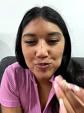 Snapshot of SharaRous chatting on 10-11-25, 12:28 SharaRous online show from 10-11-25, 12:28