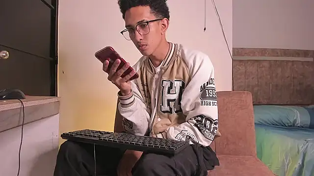 Cj davis  online show from 10-08-25, 03:41