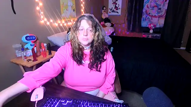 LunaSynns online show from 06-27-26, 03:23