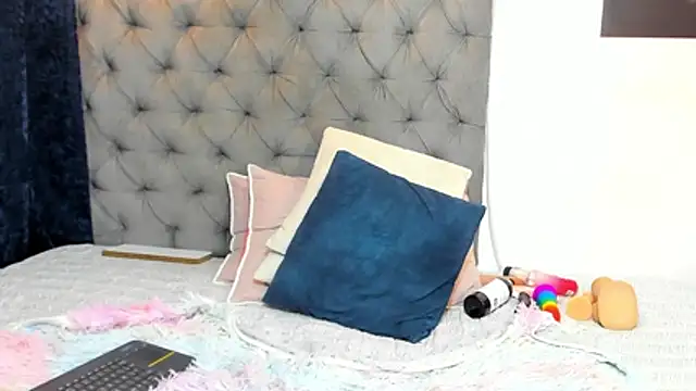 nahiroby ebony online show from 01-31-26, 07:12