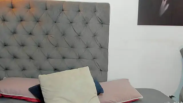 nahiroby ebony online show from 04-22-26, 05:53