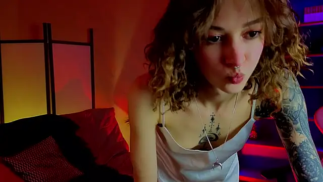   grace   online show from 10-20-25, 03:23