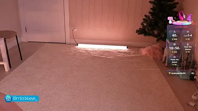 Miablueye online show from 01-18-26, 03:04