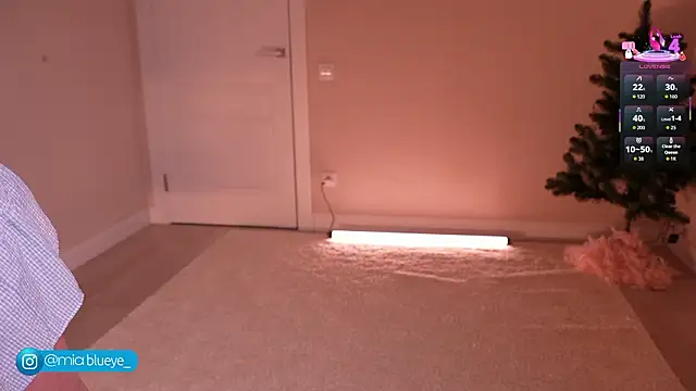 Miablueye online show from 02-19-26, 04:37