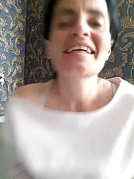 Snapshot of Gecenin_Kralicesi chatting on 05-06-26, 06:28 Gecenin Kralicesi online show from 05-06-26, 06:28
