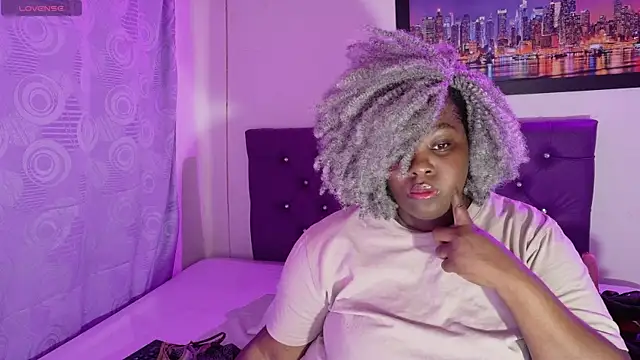 Snapshot of ebony_NeighborMoans chatting on 05-19-26, 06:26 ebony NeighborMoans online show from 05-19-26, 06:26