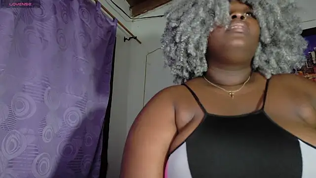 Snapshot of ebony_NeighborMoans chatting on 05-05-26, 03:09 ebony NeighborMoans online show from 05-05-26, 03:09
