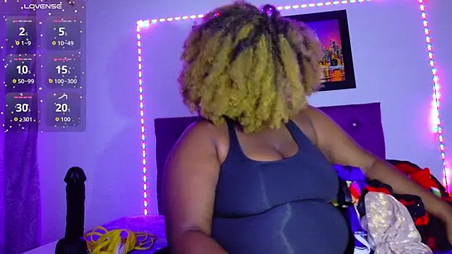 ebony NeighborMoans online show from 02-17-26, 03:04