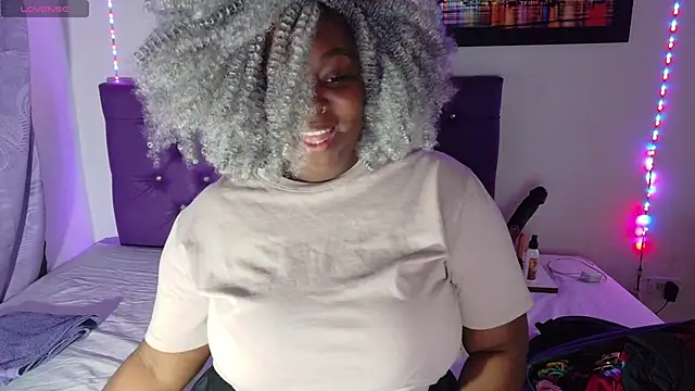 ebony NeighborMoans online show from 04-15-26, 03:12