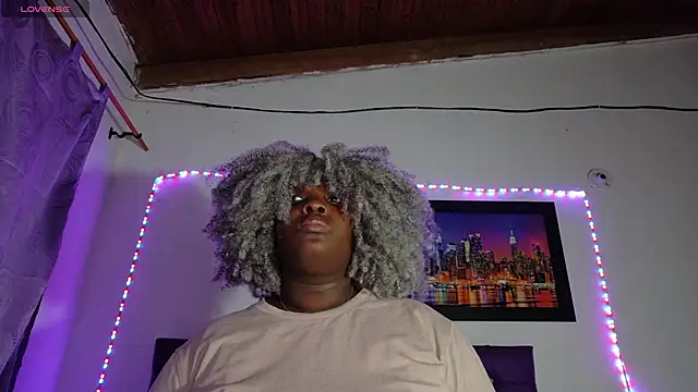Snapshot of ebony_NeighborMoans chatting on 04-30-26, 03:13 ebony NeighborMoans online show from 04-30-26, 03:13