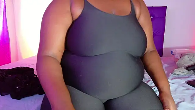 ebony NeighborMoans online show from 12-04-25, 06:40