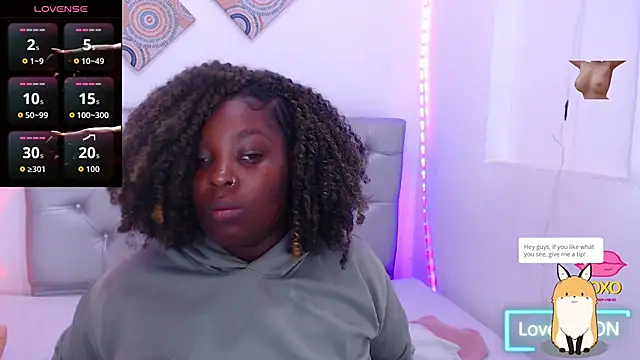 ebony NeighborMoans online show from 09-25-25, 03:56
