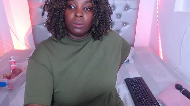 ebony NeighborMoans online show from 10-17-25, 03:21