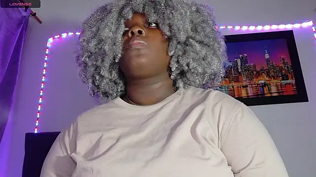 Snapshot of ebony_NeighborMoans chatting on 04-25-26, 02:58 ebony NeighborMoans online show from 04-25-26, 02:58