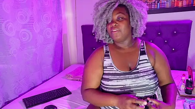 Snapshot of ebony_NeighborMoans chatting on 05-28-26, 11:38 ebony NeighborMoans online show from 05-28-26, 11:38