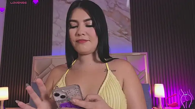 MiaaFarrel online show from 05-18-26, 07:18