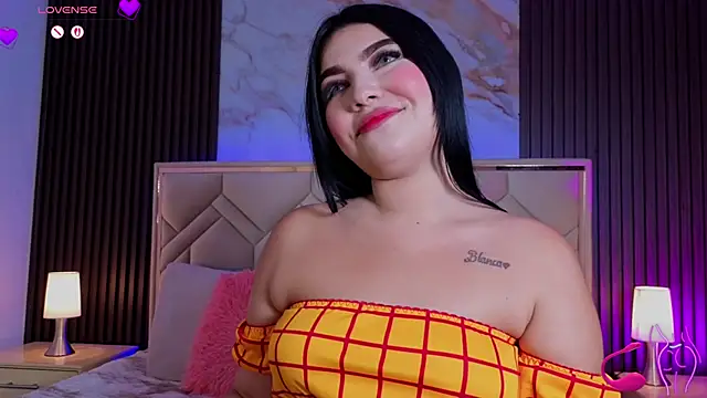 MiaaFarrel online show from 05-23-26, 07:24